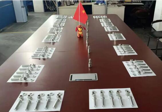 擰螺絲大戰(zhàn)